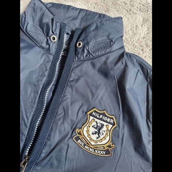 𝅺Tommy Hilfiger Boy Size 8-10 Navy Blue Lightweight Shell Spring Fall Jacket - Picture 5 of 6